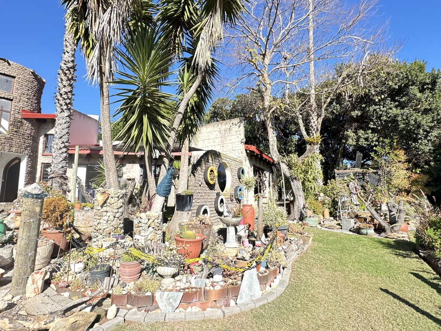 4 Bedroom Property for Sale in Sedgefield Central Western Cape